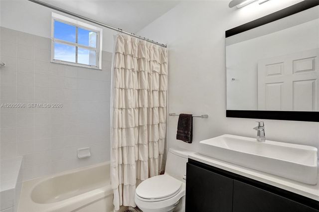 4281 Laurel Ridge Cir, Weston, FL 33331