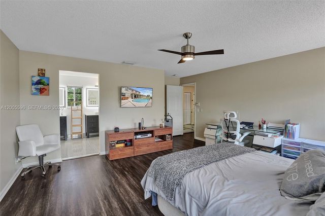 4281 Laurel Ridge Cir, Weston, FL 33331