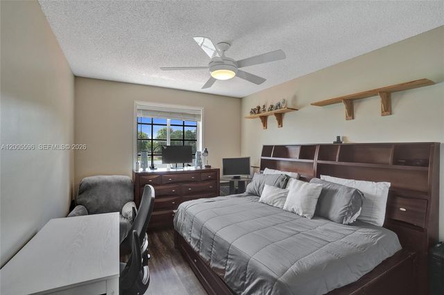 4281 Laurel Ridge Cir, Weston, FL 33331