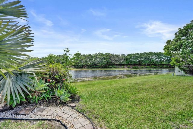 4281 Laurel Ridge Cir, Weston, FL 33331