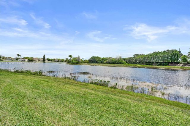 4281 Laurel Ridge Cir, Weston, FL 33331