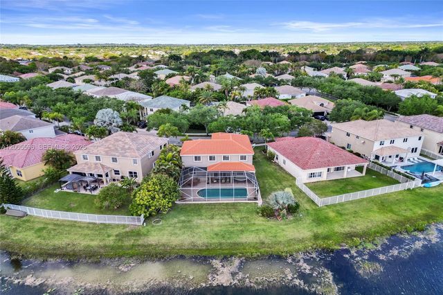 4281 Laurel Ridge Cir, Weston, FL 33331