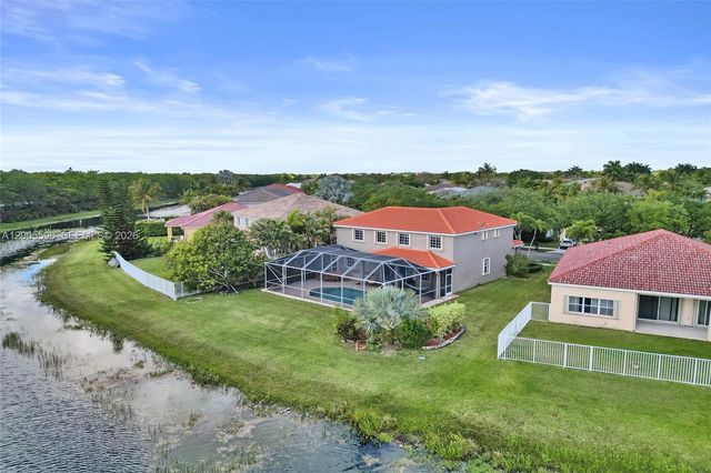 4281 Laurel Ridge Cir, Weston, FL 33331