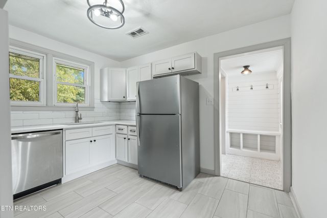 2407 Upland Ave, Knoxville, TN 37917