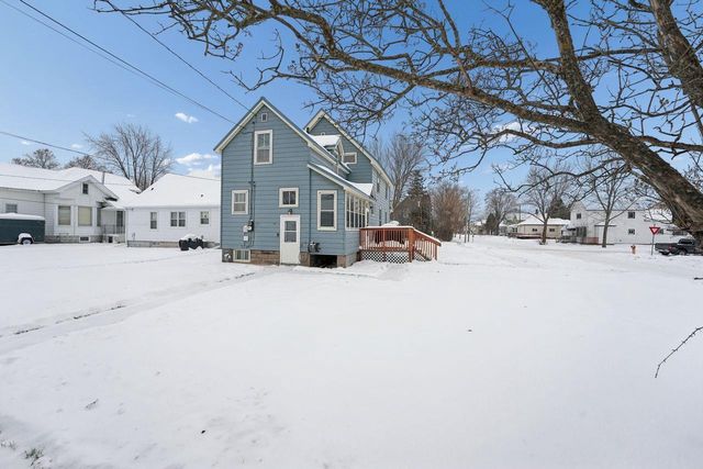 802 3rd Ave E, Ashland, WI 54806