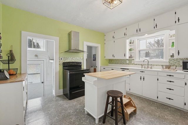 802 3rd Ave E, Ashland, WI 54806