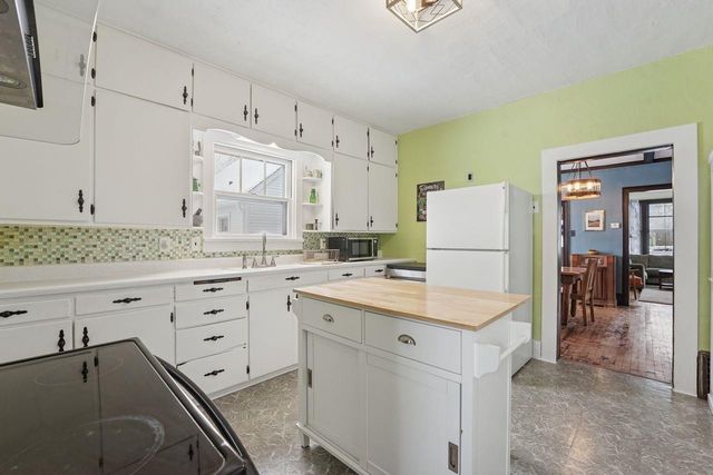 802 3rd Ave E, Ashland, WI 54806