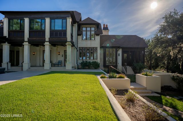 1 Cedar Lane, Hilton Head Island, SC 29926