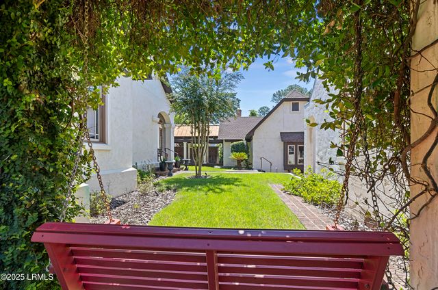 1 Cedar Lane, Hilton Head Island, SC 29926