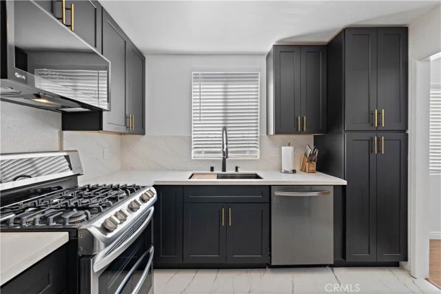 15080 Victory 205, Van Nuys, CA 91411