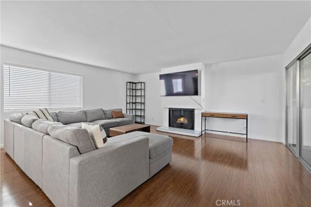 15080 Victory 205, Van Nuys, CA 91411