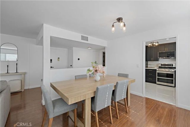 15080 Victory 205, Van Nuys, CA 91411