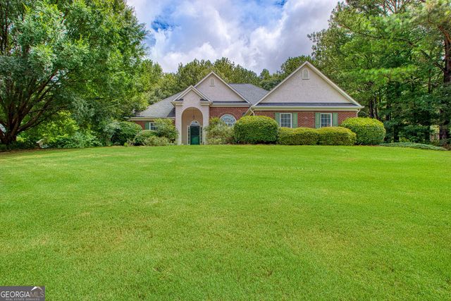 305 Surrey Park Drive, Fayetteville, GA 30215