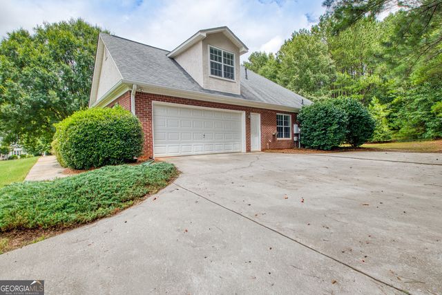 305 Surrey Park Drive, Fayetteville, GA 30215