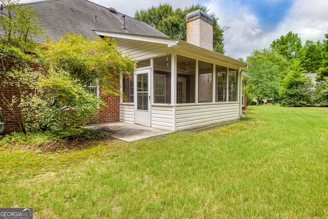 305 Surrey Park Drive, Fayetteville, GA 30215