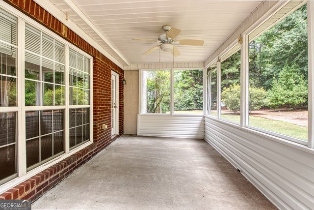 305 Surrey Park Drive, Fayetteville, GA 30215