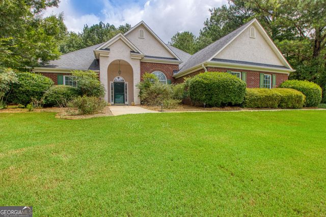 305 Surrey Park Drive, Fayetteville, GA 30215