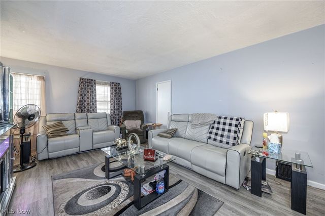 1117 N Main Street, Akron, OH 44310