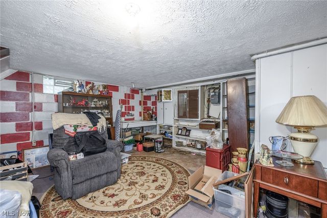 1117 N Main Street, Akron, OH 44310