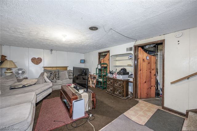 1117 N Main Street, Akron, OH 44310