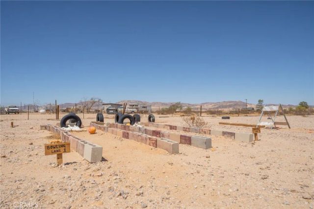 290 Bluegrass Road, 29 Palms, CA 92277