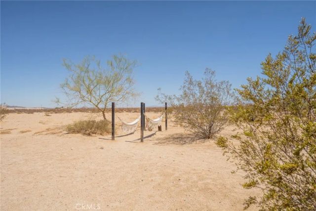 290 Bluegrass Road, 29 Palms, CA 92277