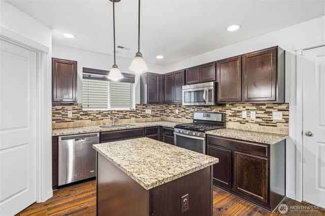 709 Crested Butte Boulevard, Mount Vernon, WA 98273
