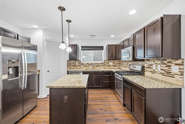 709 Crested Butte Boulevard, Mount Vernon, WA 98273