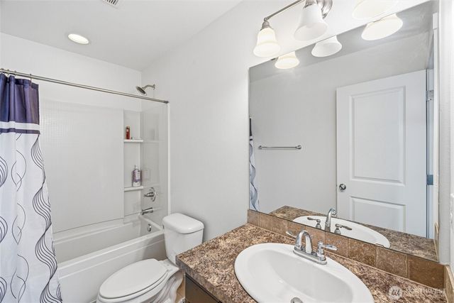 709 Crested Butte Boulevard, Mount Vernon, WA 98273