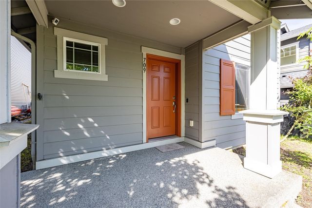 709 Crested Butte Boulevard, Mount Vernon, WA 98273