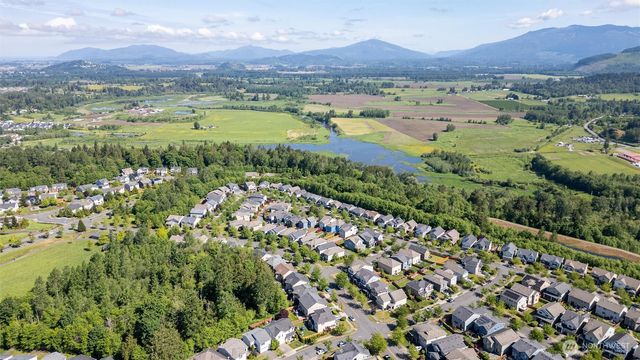 709 Crested Butte Boulevard, Mount Vernon, WA 98273