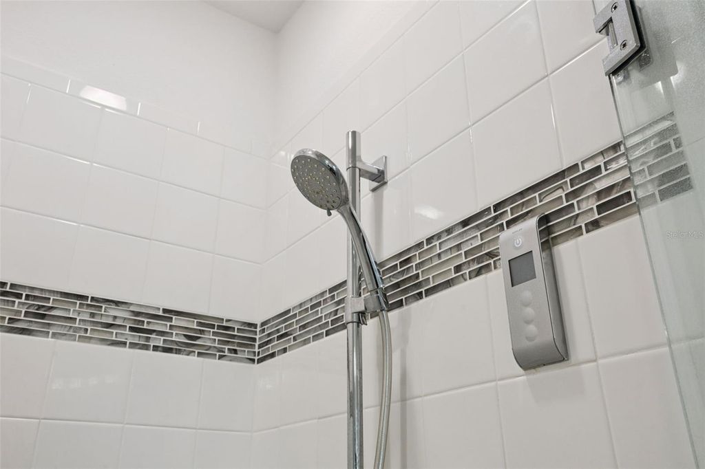 Image 17 of property listing at 9356 ST THERESE STREET, Groveland, FL 34736