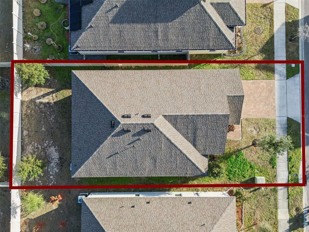 Image 34 of property listing at 9356 ST THERESE STREET, Groveland, FL 34736