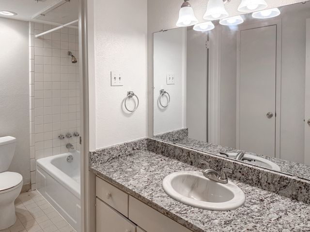 5138 Amesbury Drive 110, Dallas, TX 75206