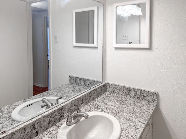 5138 Amesbury Drive 110, Dallas, TX 75206