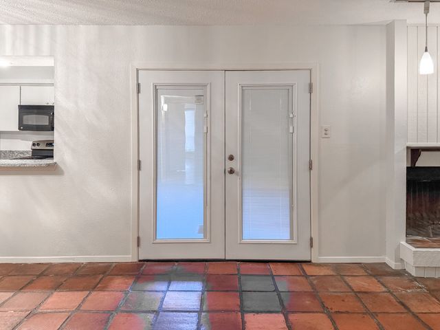 5138 Amesbury Drive 110, Dallas, TX 75206