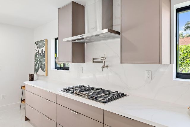 7523 Pine Tree Lane, Lake Clarke Shores, FL 33406