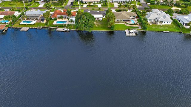 7523 Pine Tree Lane, Lake Clarke Shores, FL 33406