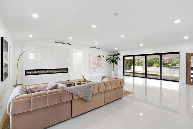 7523 Pine Tree Lane, Lake Clarke Shores, FL 33406