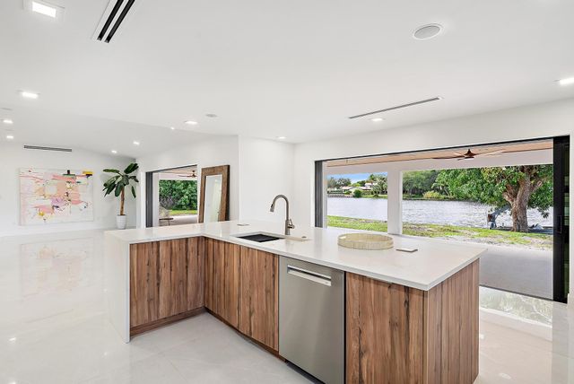 7523 Pine Tree Lane, Lake Clarke Shores, FL 33406