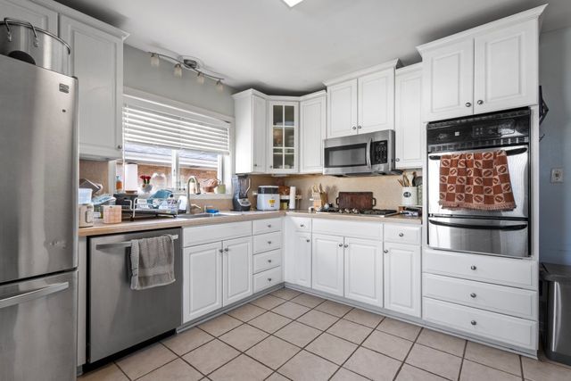 1907 Suffolk Avenue, Westchester, IL 60154