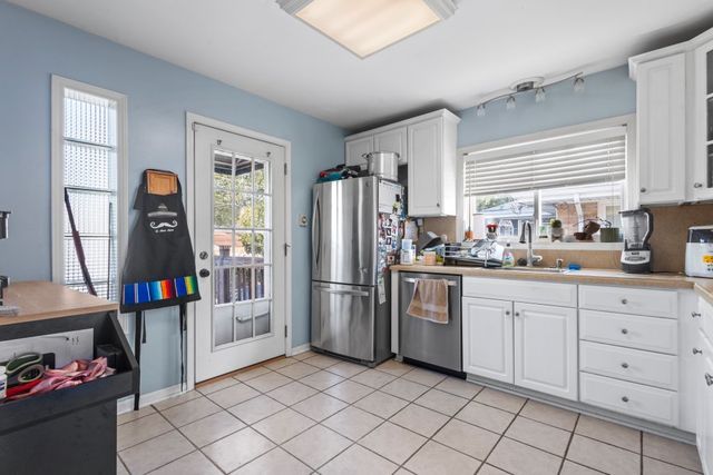 1907 Suffolk Avenue, Westchester, IL 60154