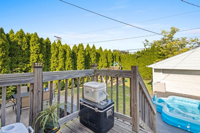 1907 Suffolk Avenue, Westchester, IL 60154