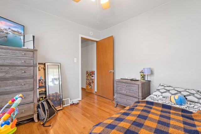 1907 Suffolk Avenue, Westchester, IL 60154