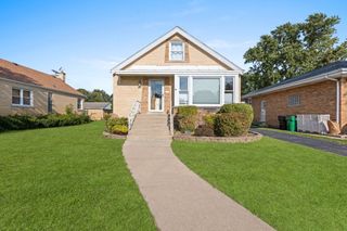 1907 Suffolk Avenue, Westchester, IL 60154