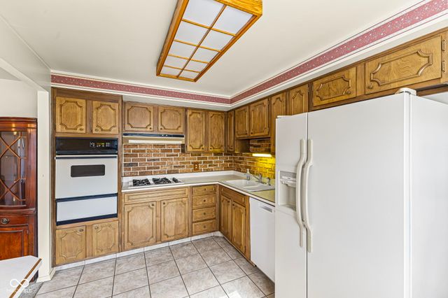 11105 McDowell Drive E, Indianapolis, IN 46229