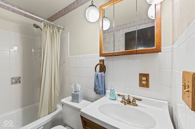 11105 McDowell Drive E, Indianapolis, IN 46229
