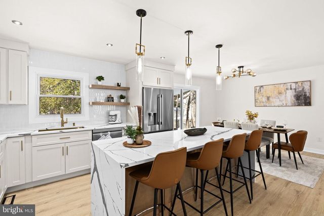 2221 HARPOON DR, Stafford, VA 22554