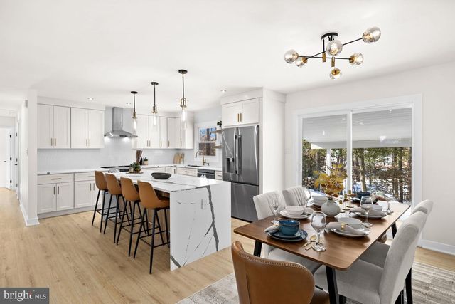 2221 HARPOON DR, Stafford, VA 22554