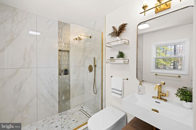 2221 HARPOON DR, Stafford, VA 22554